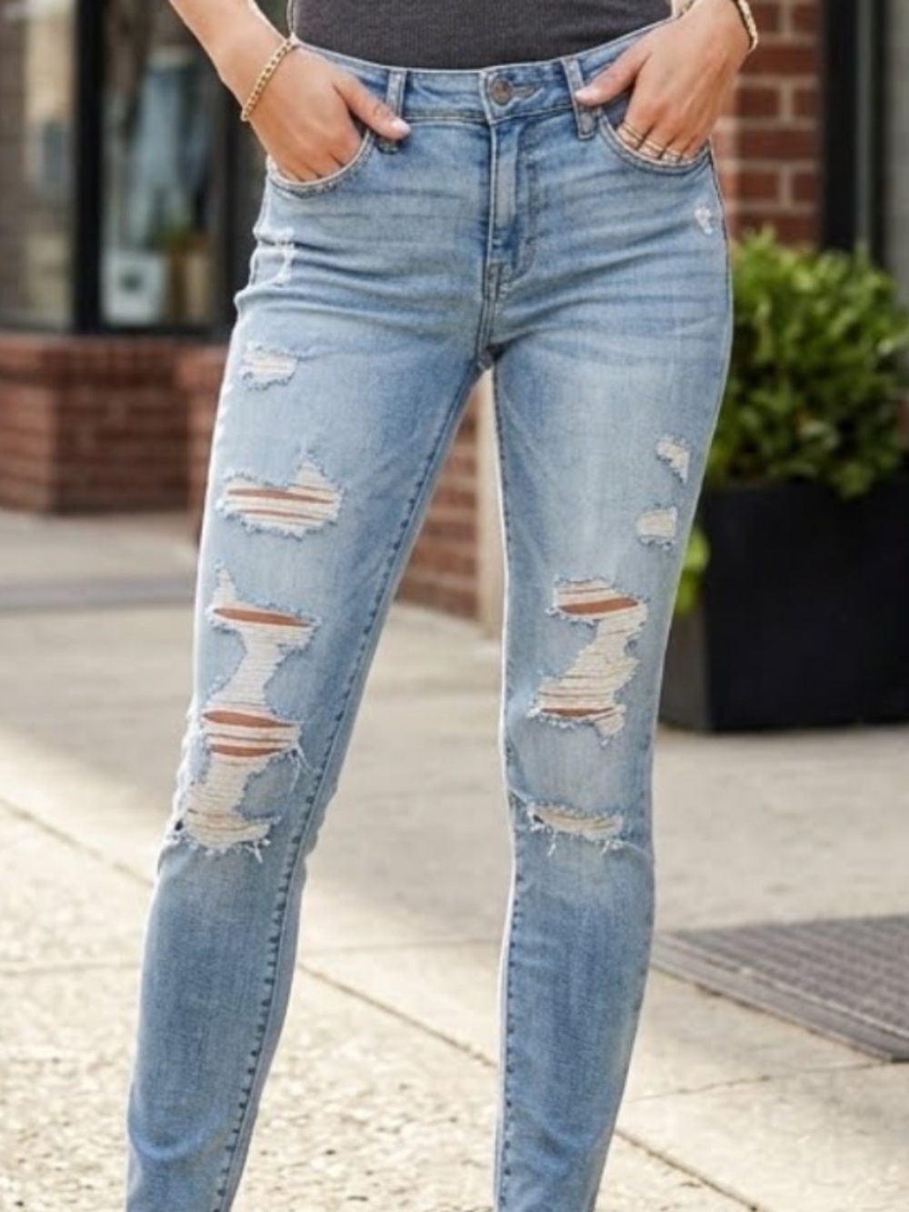 Universal Thread jeans